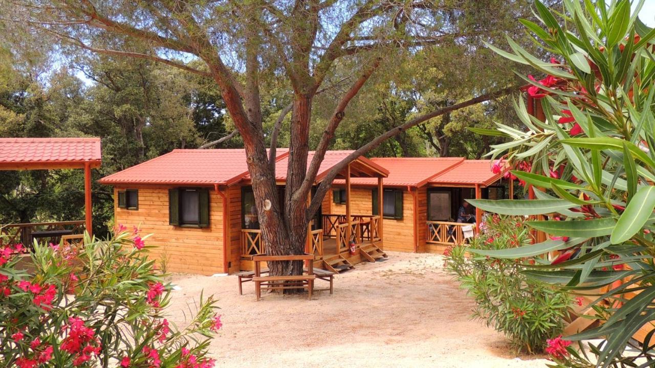 Feriendorf La Mora Кальви Экстерьер фото
