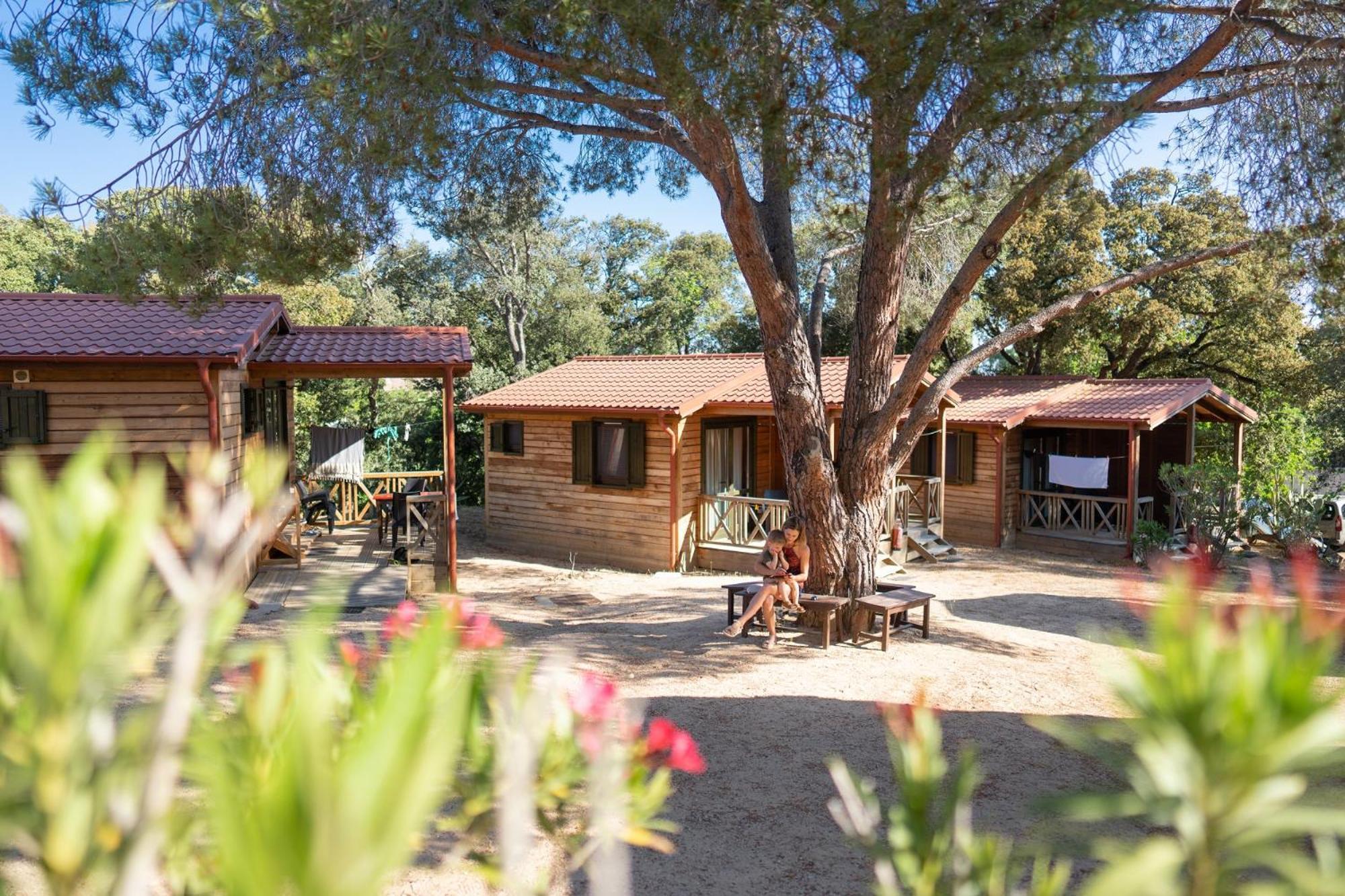 Feriendorf La Mora Кальви Экстерьер фото